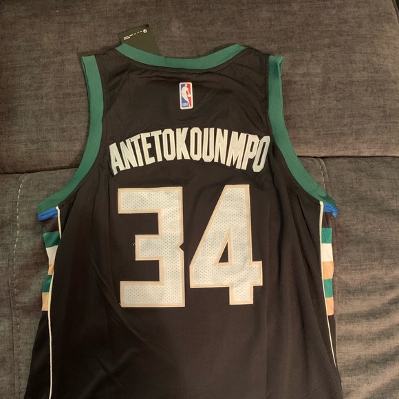 Giannis Antetokounmpo Jersey! - Picture 3 of 3